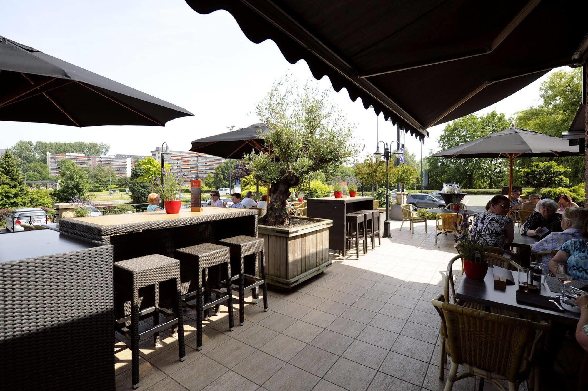 Hotel Restaurant Van Der Valk Nivelles-Sud Exterior foto