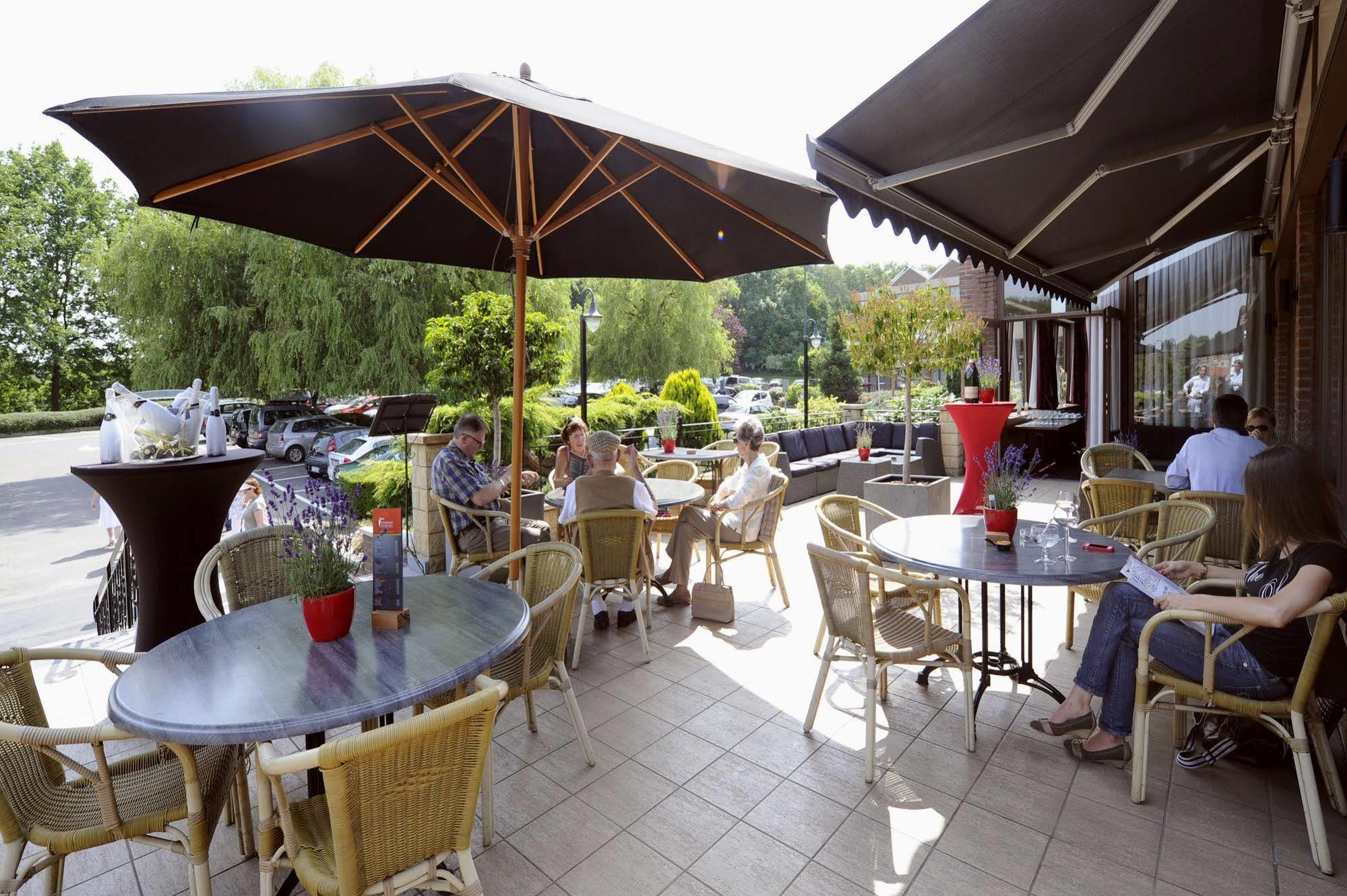 Hotel Restaurant Van Der Valk Nivelles-Sud Exterior foto